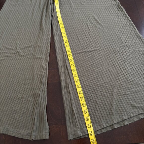 Free People Movement Blissed Out Wide Leg Pants Green Size XS Relaxed Fit NWOT - Picture 11 of 13